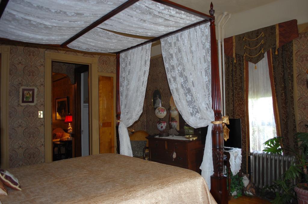 Schuster Mansion Bed&Breakfast Milwaukee Zimmer foto