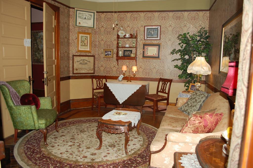 Schuster Mansion Bed&Breakfast Milwaukee Zimmer foto